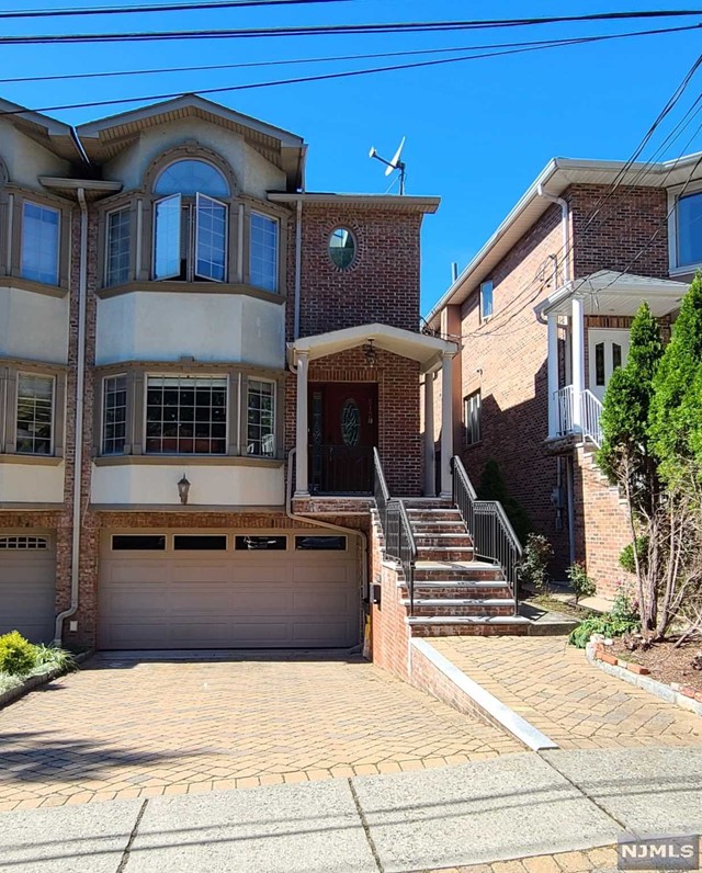 a view of house with outdoor space