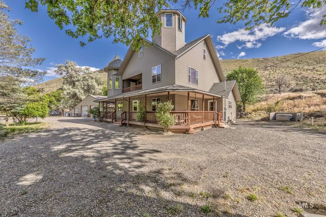 $1,279,000 | 4120 Highway 20