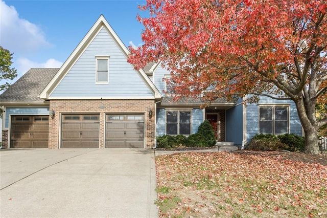 $650,000 | 1360 East Sleepy Hollow Drive | Olathe