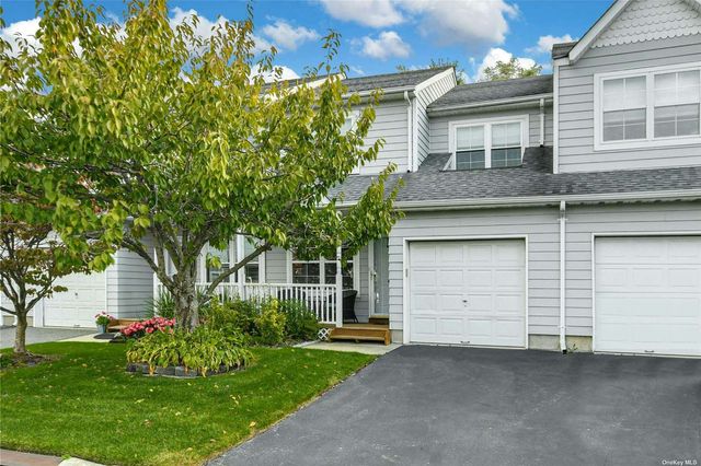 $485,000 | 46 Pleasantview Drive | Central Islip