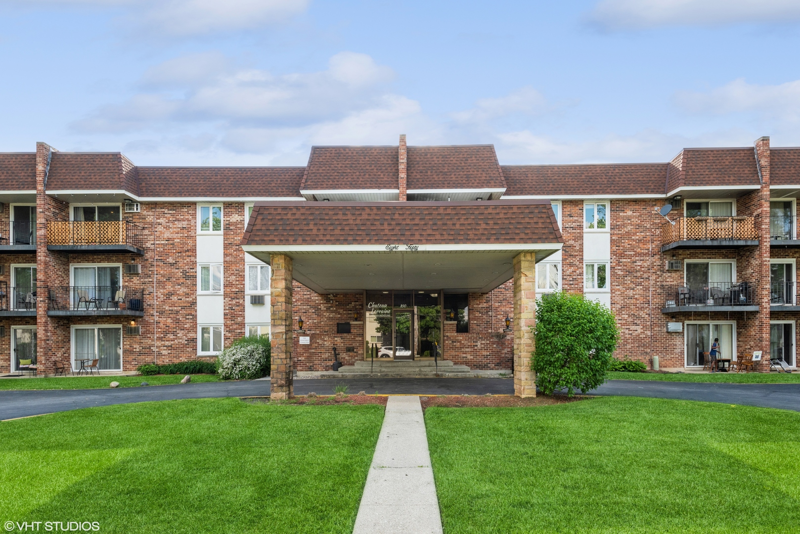 a view of building with yard