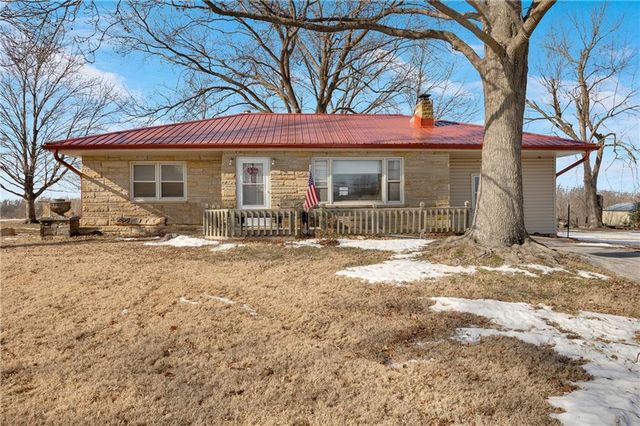 $390,000 | 122 North Buckner Tarsney Road | Sibley