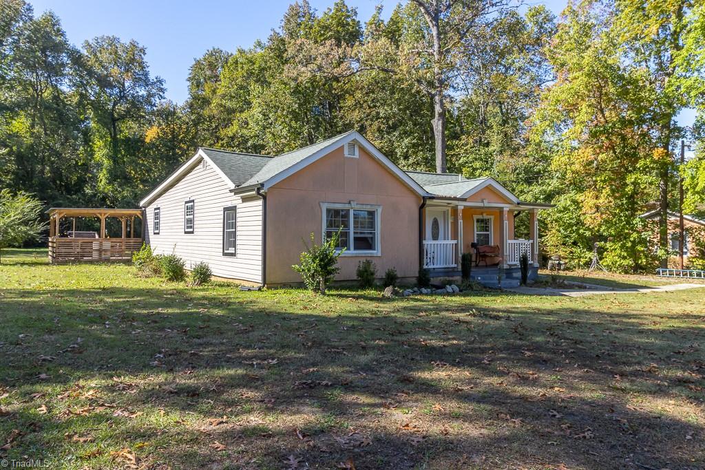 WECOME TO 3212 GIOMORE DRIVE.  THIS LARGE LOT (.95 OF AC) GIVE YOU LOTS OF ROOM.  ROOM FOR A GARDEN, GAMES AND SO MUCH MORE.  THE EXTERIOR OF THE HOME IS STUCCO AND VINYL.