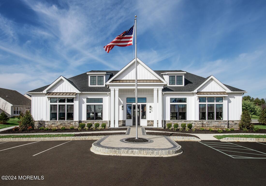 Regent_Oaks_At_Freehold_Front Exterior_2