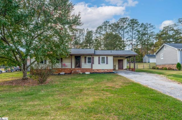 $252,900 | 212 Whispering Pines Drive