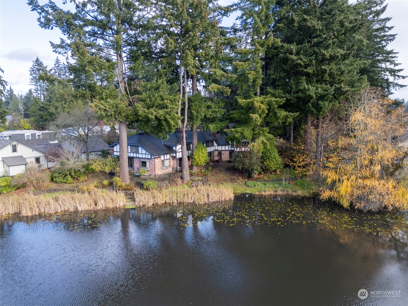 a view of a lake with houses