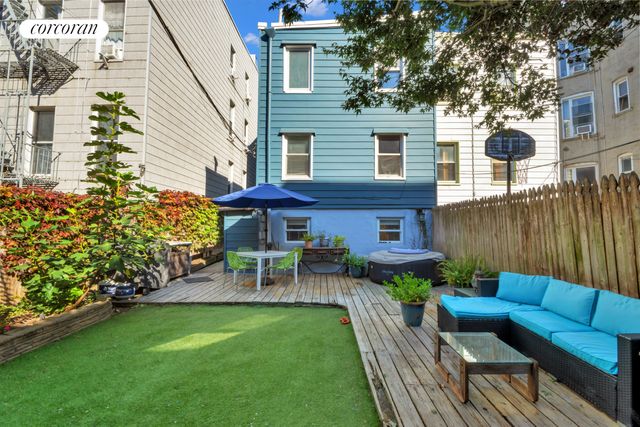 $2,775,000 | 7 Clifford Place | Greenpoint