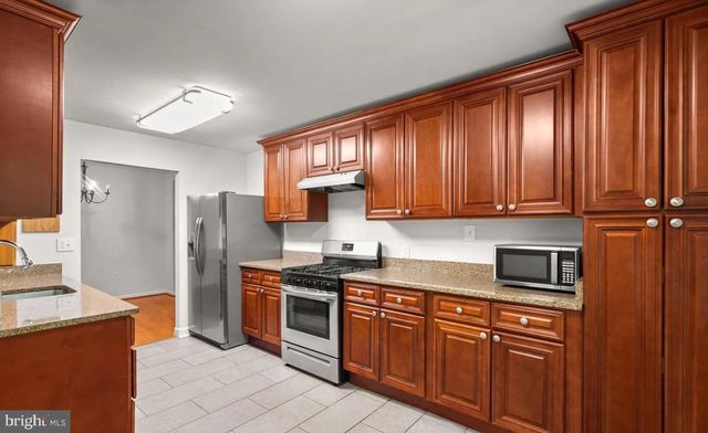 $2,400 | 886 College Parkway, Unit 303 | West Rockville