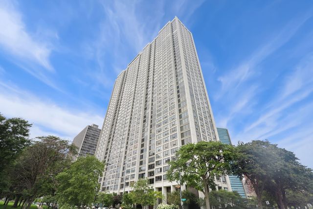 $525,000 | 2800 North Lake Shore Drive, Unit 1710 | Lake View East