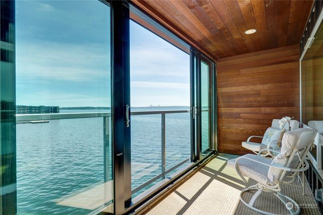 $1,595,000 | 515 Lake Street South, Unit 309 | Moss Bay