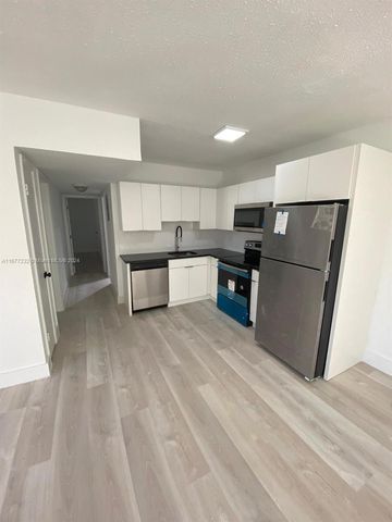 $2,400 | 5731 Northeast 18th Avenue, Unit 7 | Coral Ridge Isles