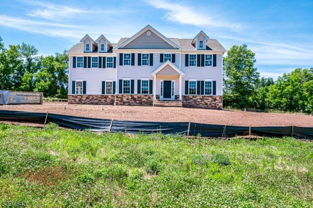 $899,000 | 464 Pittstown Road | Franklin Township - Hunterdon County