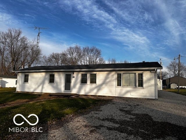 $199,900 | 5233 South Vine Street | Wayne Township - Bartholomew County