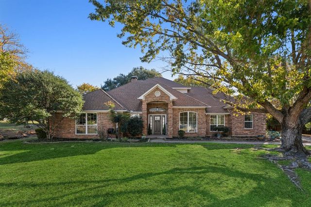 $975,000 | 160 Creekside Drive | Double Oak