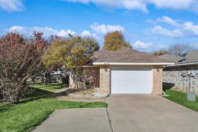 $259,900 | 701 Windswept Court | Denton