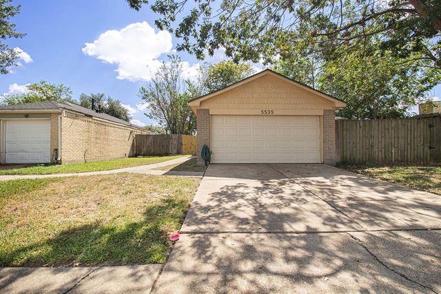 $215,000 | 5535 Gineridge Drive | Briar Villa