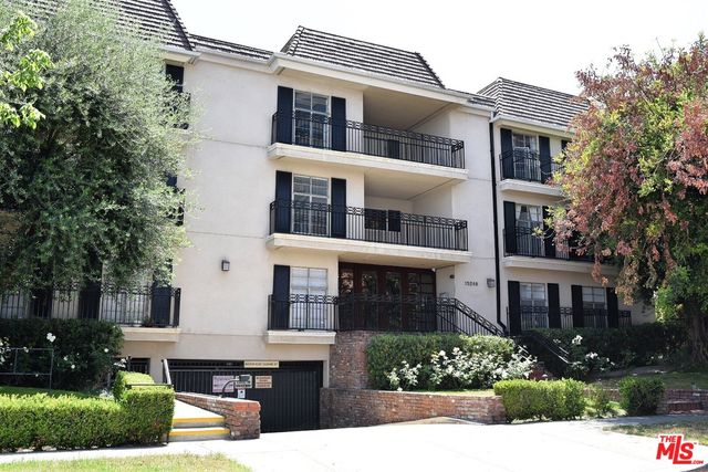 $2,350 | 15248 Dickens Street, Unit 301 | Sherman Oaks