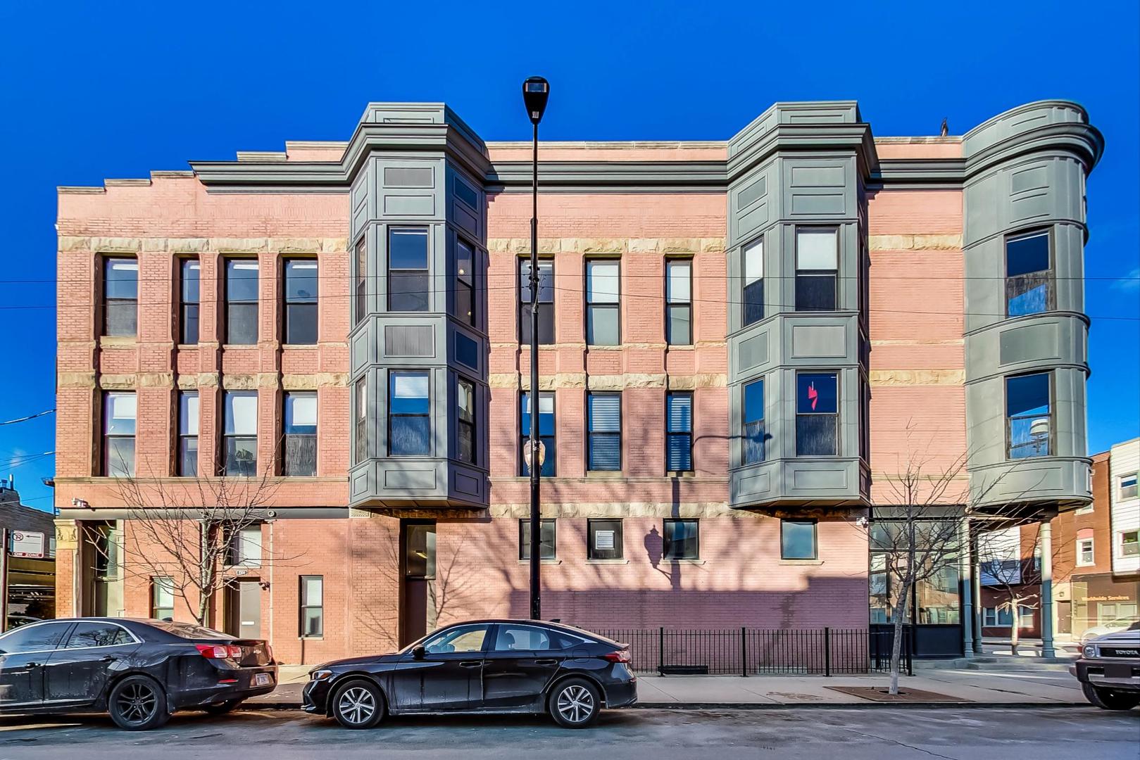 2354 South Oakley Avenue, Unit 3C, Chicago, IL 60608 | Compass