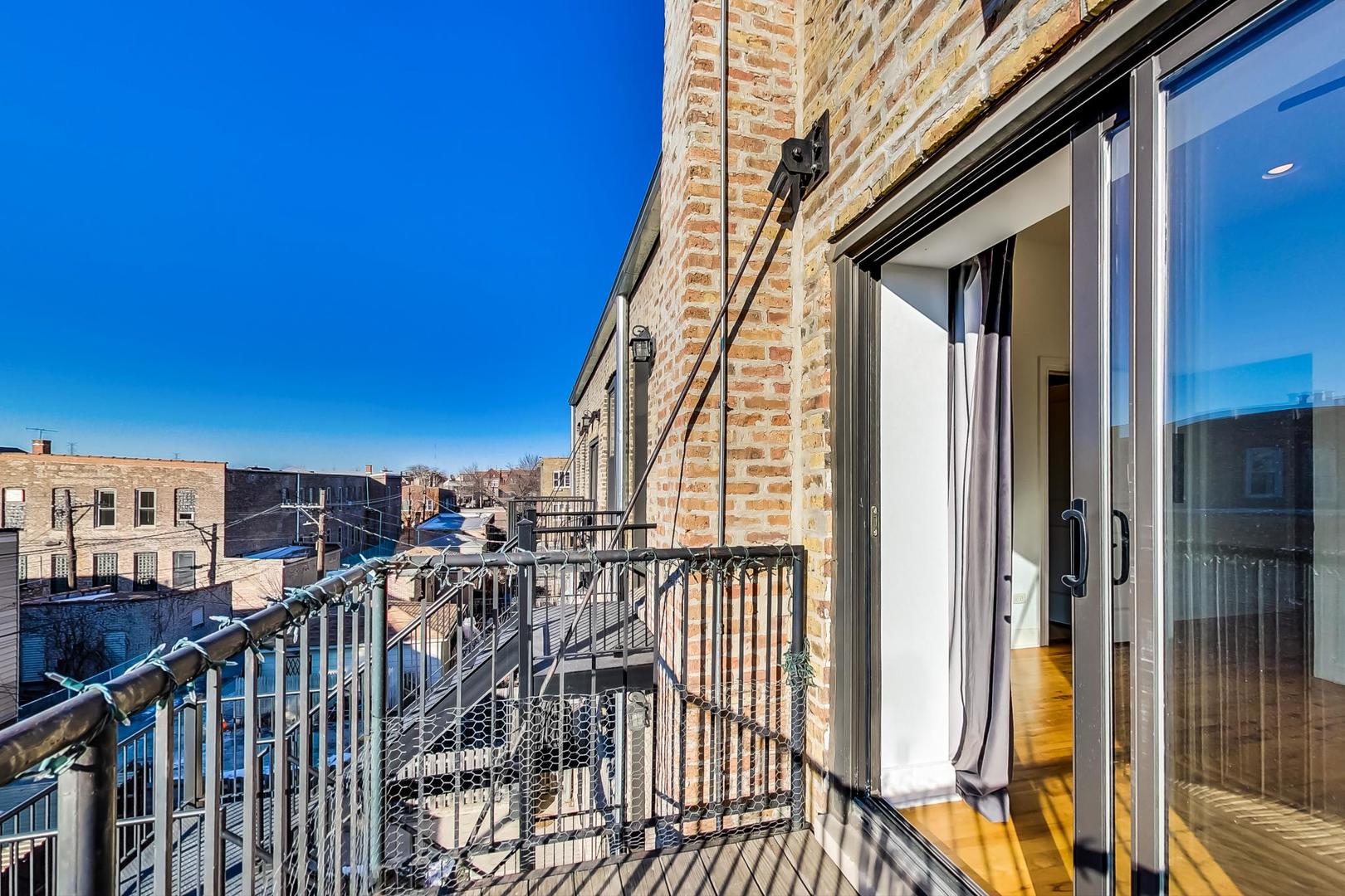 2354 South Oakley Avenue, Unit 3C, Chicago, IL 60608 | Compass