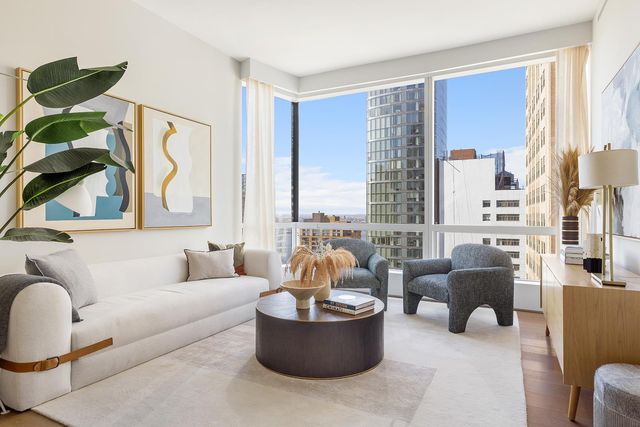 $4,645,000 | 77 Greenwich Street, Unit 35C | Financial District