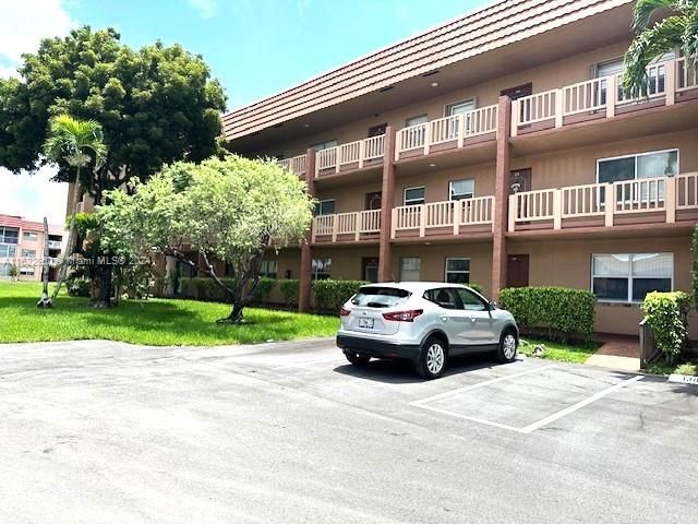 $124,900 | 9660 Sunrise Lakes Boulevard, Unit 103 | Sunrise Lakes