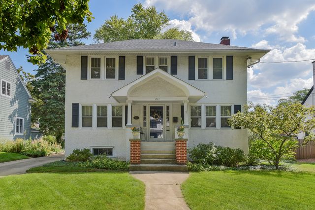 $675,000 | 811 North Scott Street | Wheaton