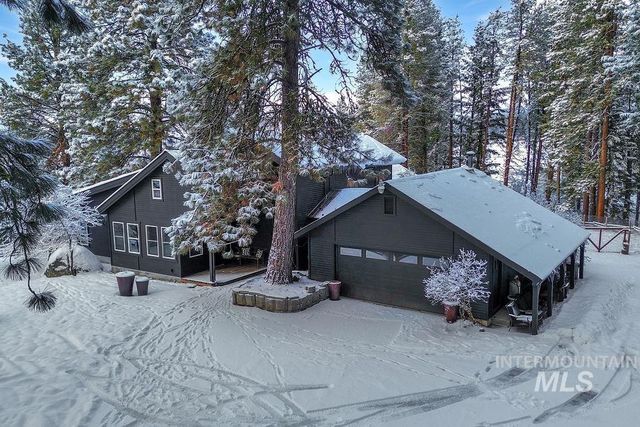 $1,222,999 | 1717 Pine Lakes Ranch Drive