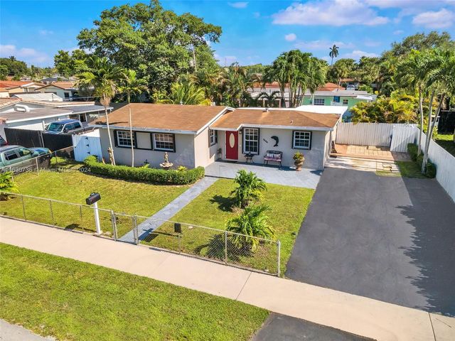 $649,999 | 7884 Northwest 175th Street | Palm Springs North