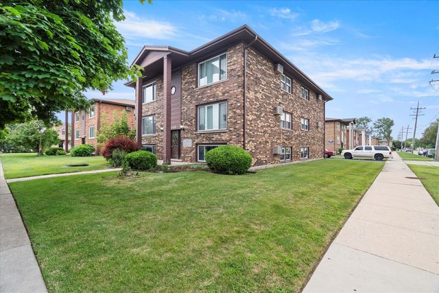 $1,800 | 4500 Prairie Avenue, Unit 2N | Brookfield