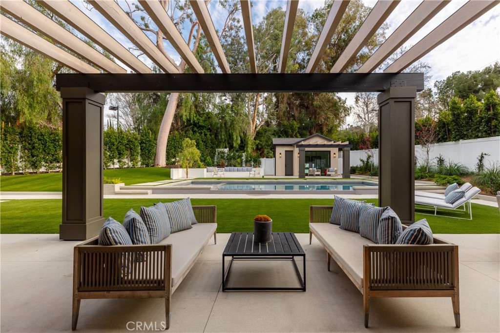 Terance Mann Buys Tarzana Home $4.8M | Lipstick Alley