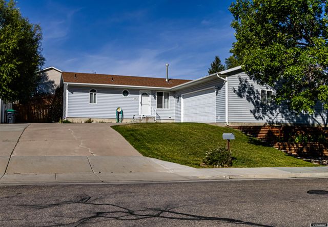 $409,900 | 2305 Washington Street | Green River