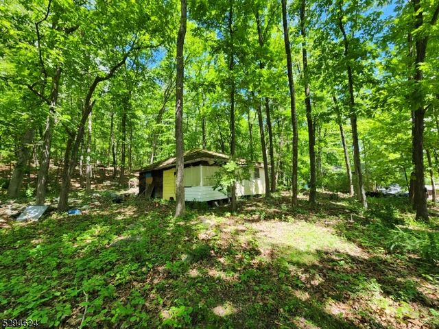 $100,000 | 907 Plymouth Lake Drive East | Stillwater Township - Sussex County