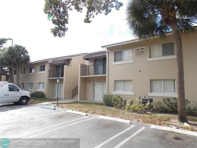 $174,999 | 1129 Lake Victoria Drive, Unit M | Golden Lakes