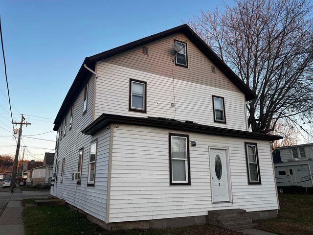 $900 | 305 Desoto Avenue | East Dubuque