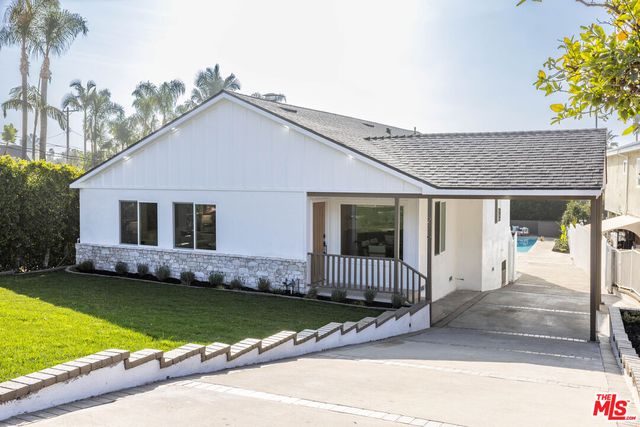 $2,499,000 | 276 West Kenneth Road | Northwest Glendale