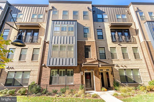 $670,000 | 1660 Bandit Loop, Unit 3A | Reston