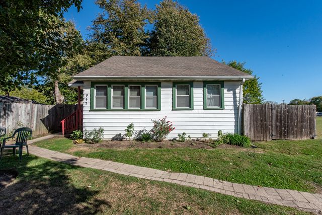 $172,000 | 947 North Lewis Avenue | Waukegan