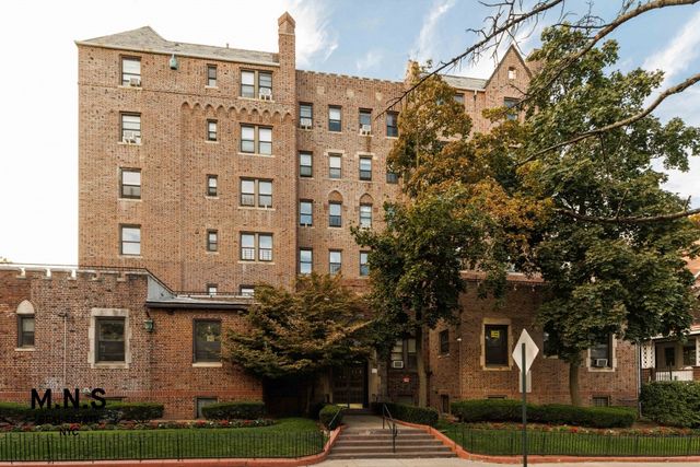 $469,000 | 800 East 17th Street, Unit 1B | Fiske Terrace