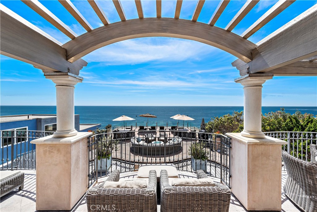 a dinning table and chairs in the patio