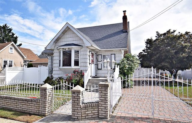 $899,000 | 43 James Street | Franklin Square