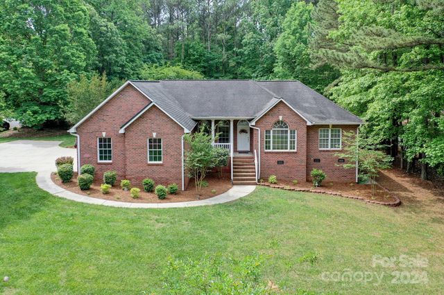 $649,000 | 121 Sierra Woods Drive | Fallstown Township - Iredell County