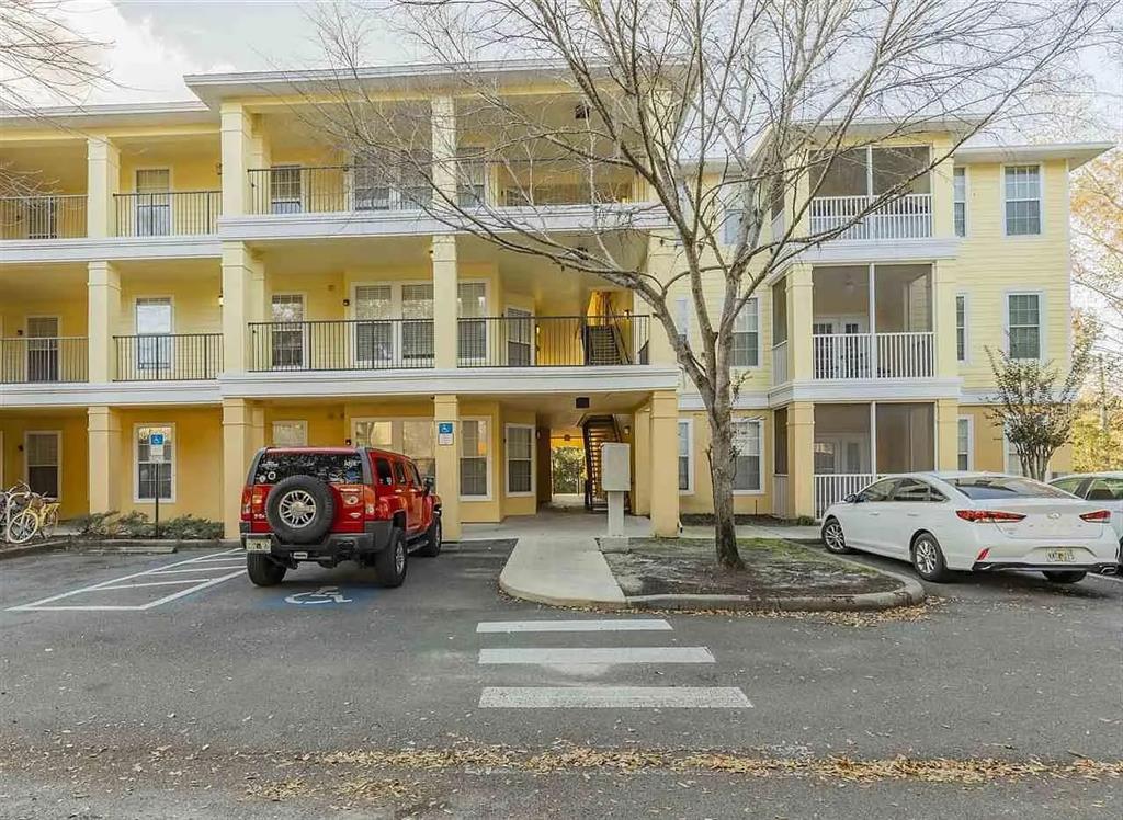 a car parked in front of a building