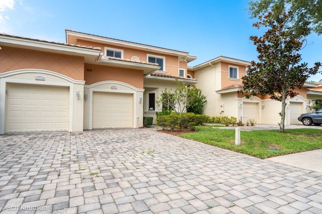 $295,000 | 2595 Stockbridge Square Southwest | Florida Ridge