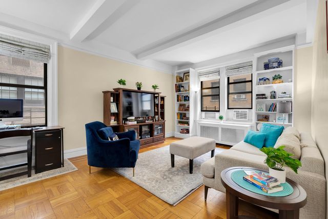 $525,000 | 125 East 93rd Street, Unit 6 | Upper East Side