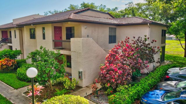 $305,000 | 9266 Vista Del Lago, Unit H | Boca Lago