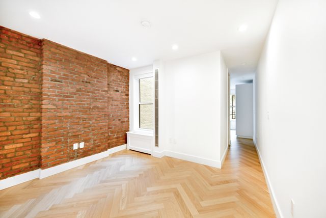 $3,895 | 409 14th Street, Unit 2L | Park Slope