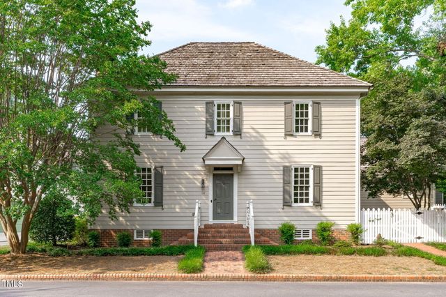 $719,000 | 122 Palace Green | Williamsburg Commons