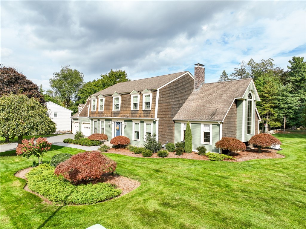 Beautiful Colonial with 3 car garage
