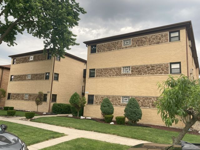 $199,000 | 2433 North 77th Court, Unit 2ES | Elmwood Park