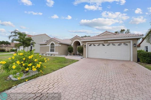 $775,000 | 9275 Lake Serena Drive | Boca Gardens